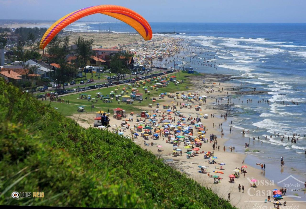Casa De 2 Quartos Com 2 Ares-Condicionados Em Torres-Rs - Na Mais Bela Praia Gaucha - Cozinha - Banheiro - Tv Smart 32 E Wi-Fi - Estacionamento - Anfitria Superhost No Bnb Villa Eksteriør billede