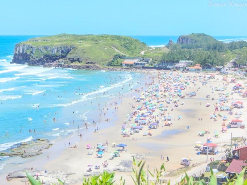 Casa De 2 Quartos Com 2 Ares-Condicionados Em Torres-Rs - Na Mais Bela Praia Gaucha - Cozinha - Banheiro - Tv Smart 32 E Wi-Fi - Estacionamento - Anfitria Superhost No Bnb Villa Eksteriør billede